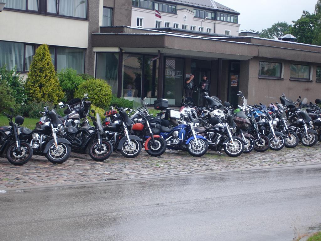 Hotel Madona Zewnętrze zdjęcie