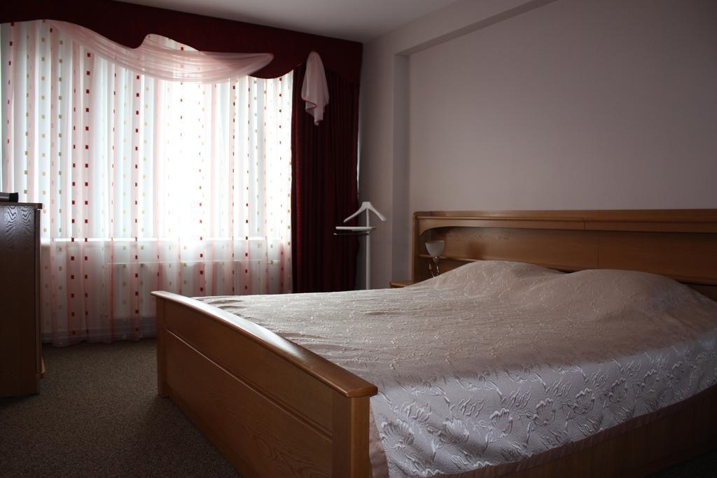 Hotel Madona Zewnętrze zdjęcie