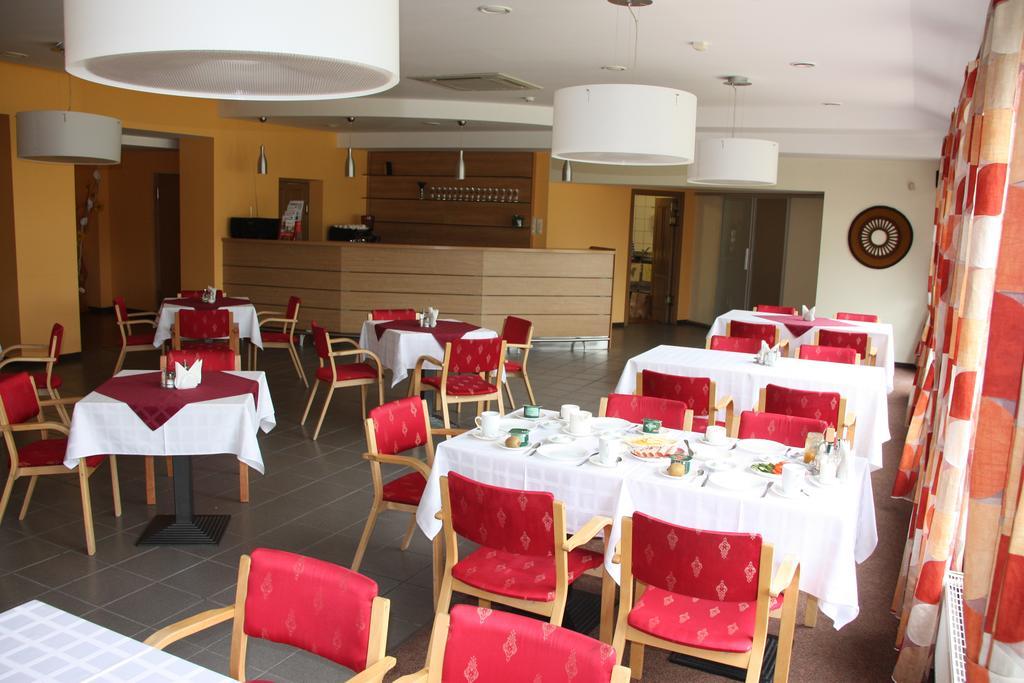 Hotel Madona Zewnętrze zdjęcie
