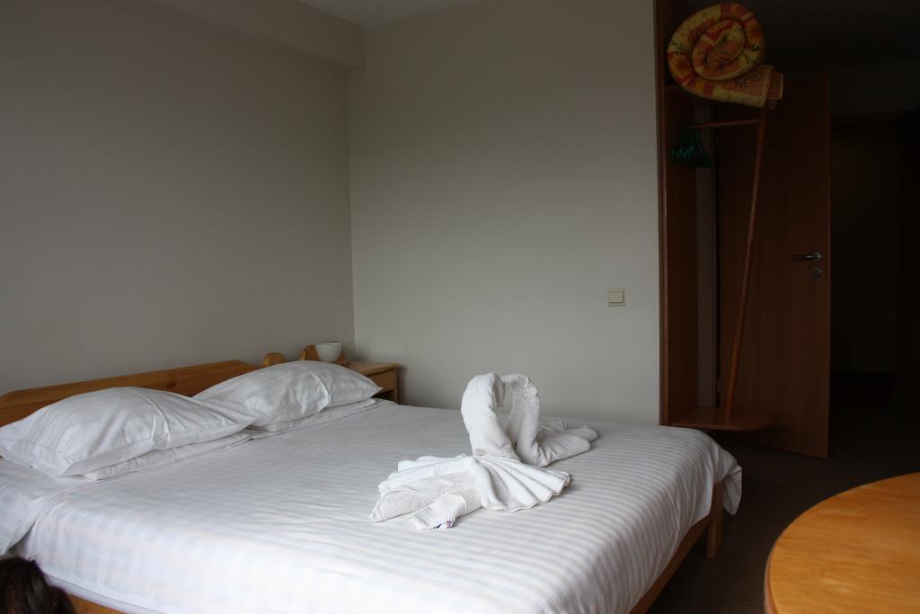 Hotel Madona Zewnętrze zdjęcie