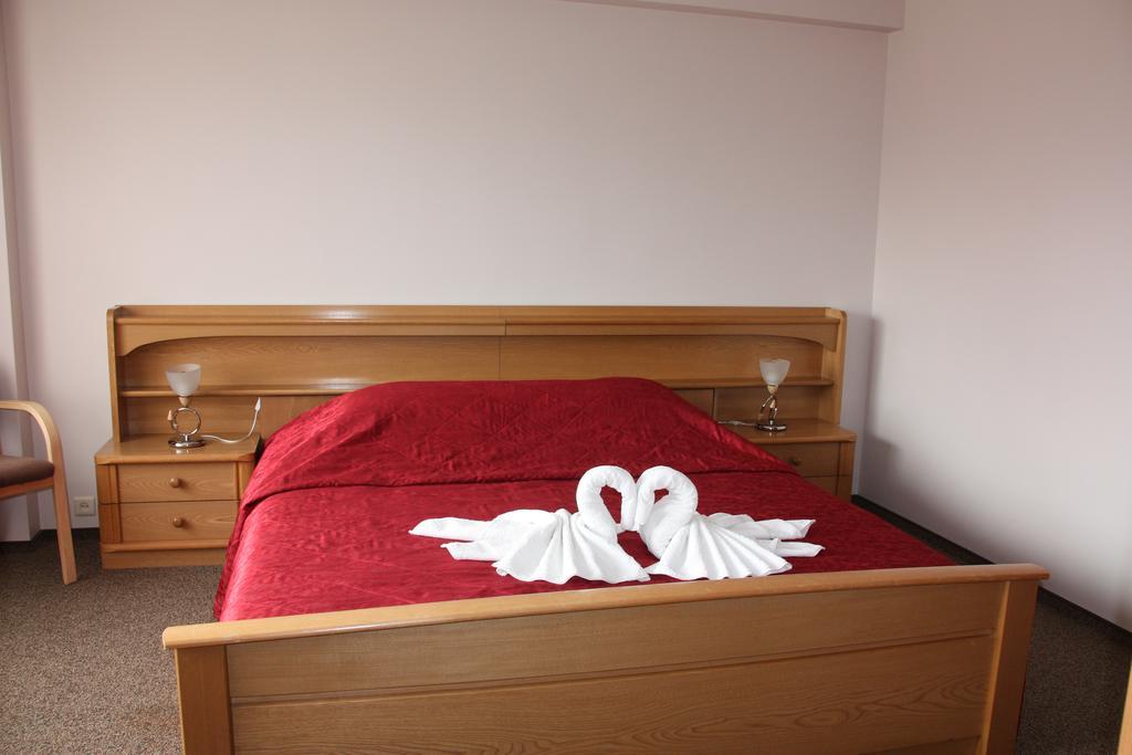 Hotel Madona Zewnętrze zdjęcie