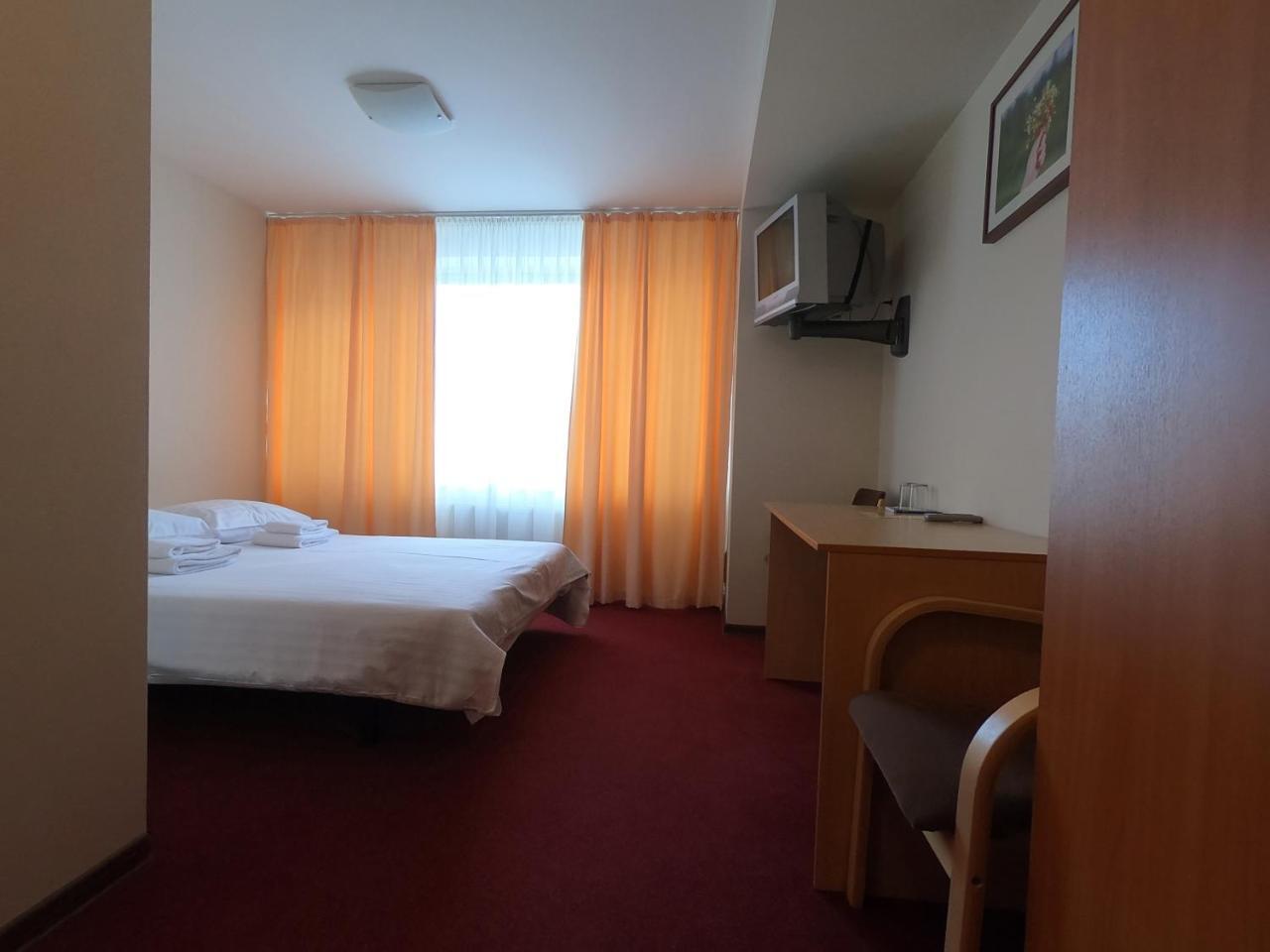 Hotel Madona Zewnętrze zdjęcie