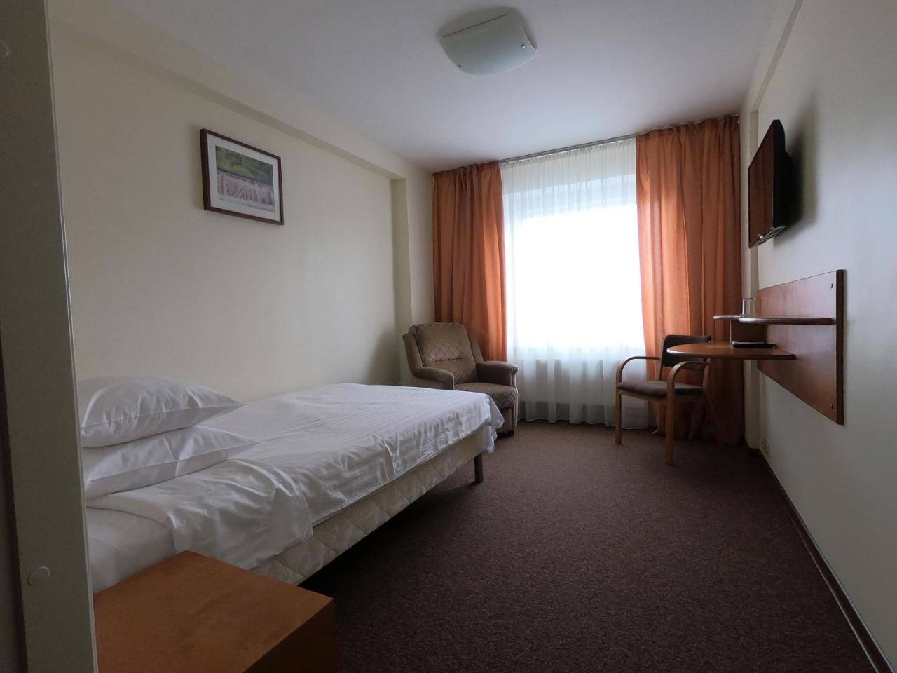 Hotel Madona Zewnętrze zdjęcie